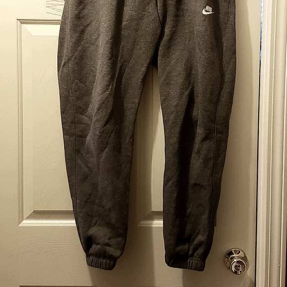Nike Sportswear Club Fleece Joggers - Picture 2 of 4